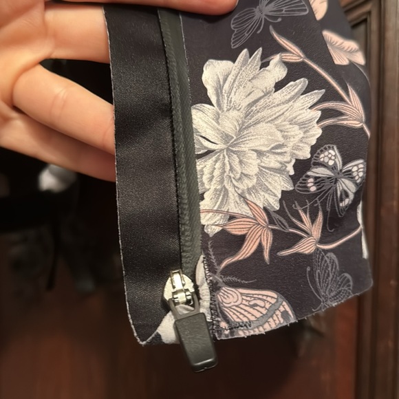 Victoria's Secret Incredible Knockout Ultra Max Butterfly Bra - Picture 11 of 12